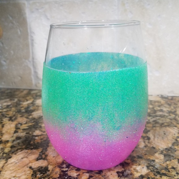 Ombre glitter wine glasses - Picture 3 of 4